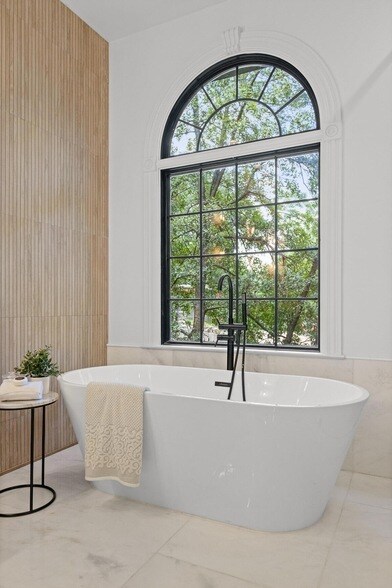 Building Photo - 1103 Centennial Dr