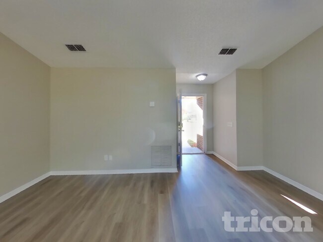 Building Photo - 2388 Kirkwall St