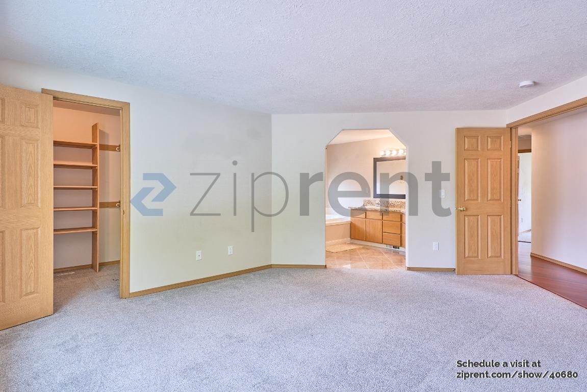 Building Photo - 13634 Barclay Hills Dr