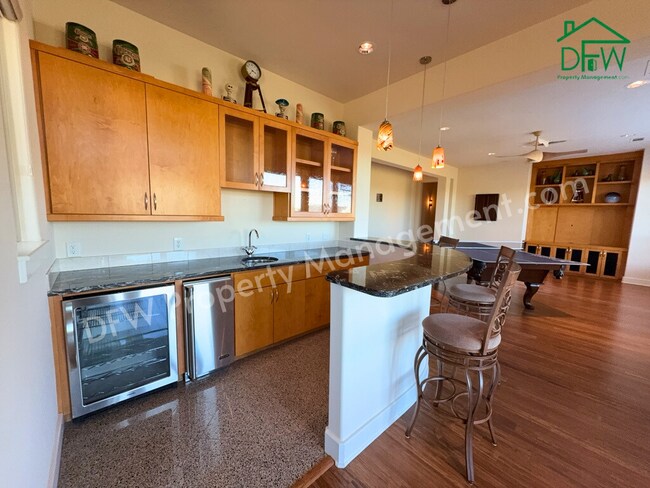 Building Photo - 4 Bedroom, 4 1/2 Bathroom Home with Pool for Lease in Irving