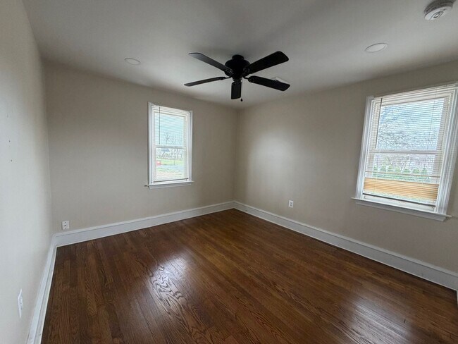 Building Photo - 3839 W Germantown Pike