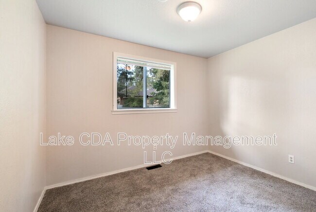 Building Photo - 13079 N Westwood Dr