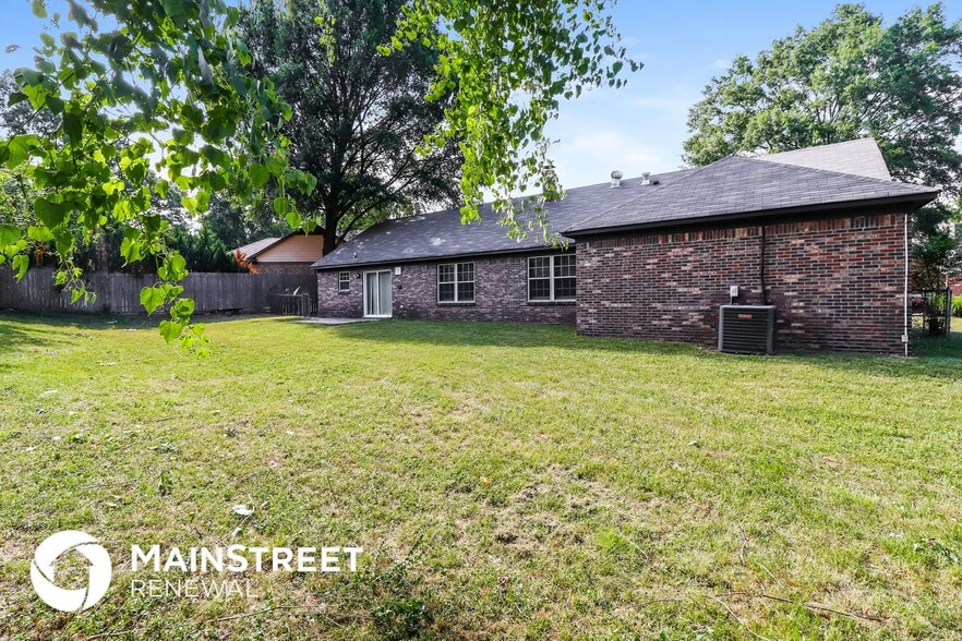 Building Photo - 2760 Welchlawn St