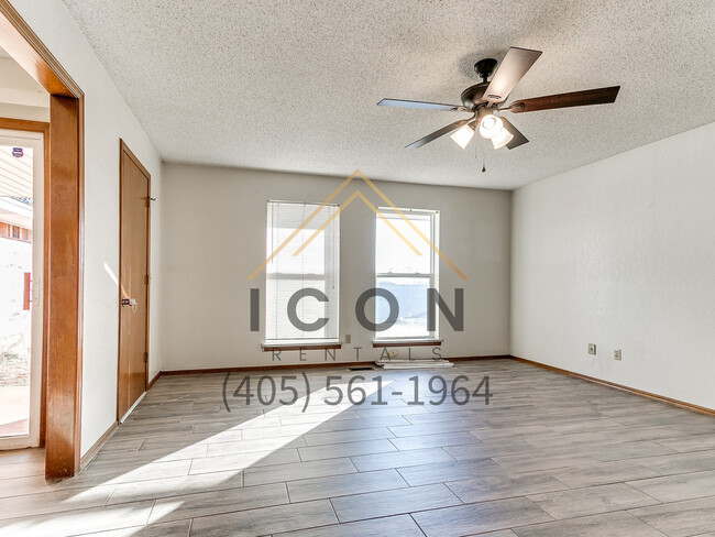 Building Photo - 1206 Summerton Pl