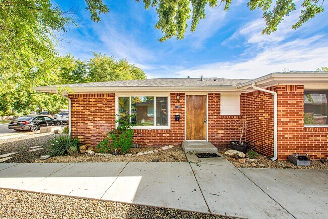 Building Photo - 1509 S Leadville Ave