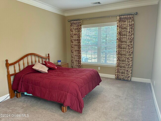 Building Photo - 10 Lancaster Pl