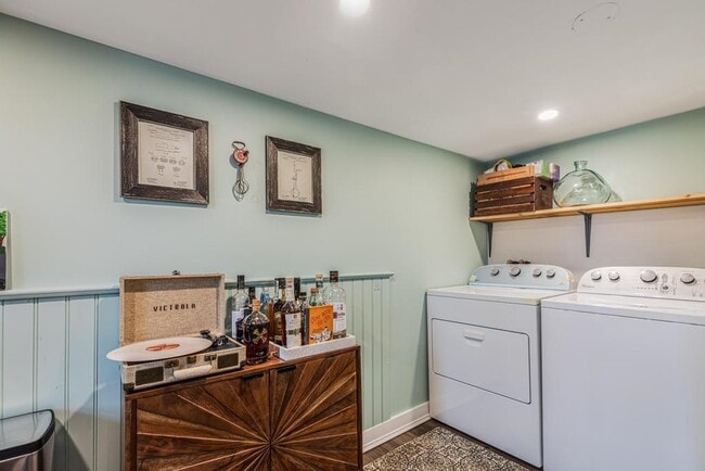 Building Photo - 2 Walker Ln