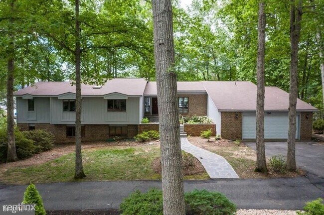 Building Photo - 5 br, 4.5 bath House - 110 Castle Hill Ct