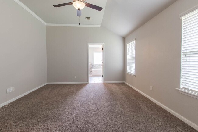 Building Photo - A Charming 3BD/2BTH Retreat with Modern El...