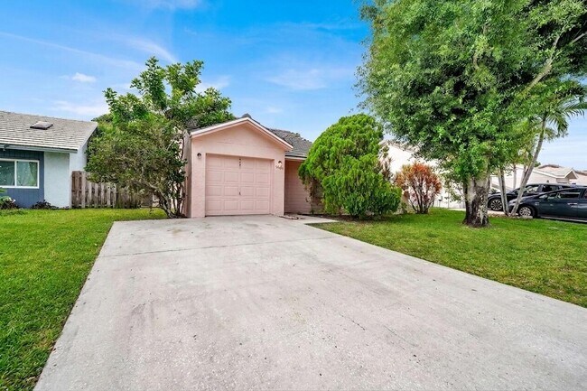 Building Photo - 5864 Strawberry Lakes Cir