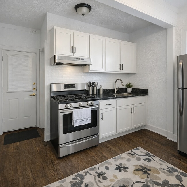 Building Photo - 2920 N Albany Ave