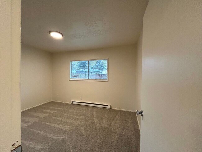 Building Photo - Freshly Updated 3-Bedroom Home with Spacious Backyard and Garage