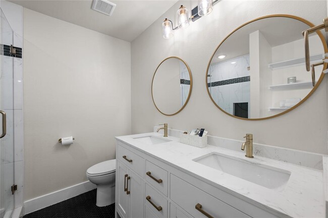 Building Photo - 11708 Shoshone Dr