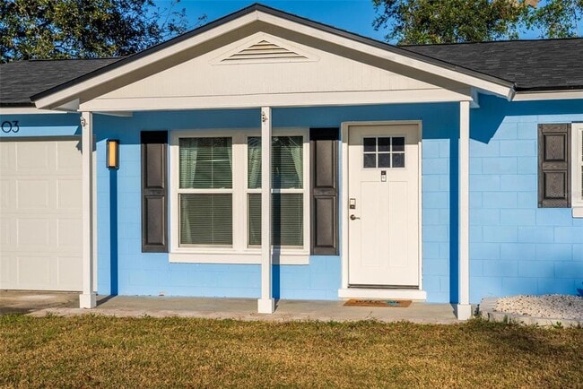 Building Photo - 2203 Nottingham Rd