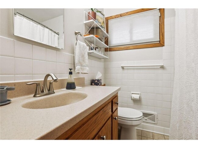 Building Photo - 4237 Ottawa Ave S