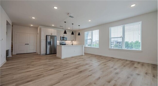 Building Photo - 3900 Berkman Dr