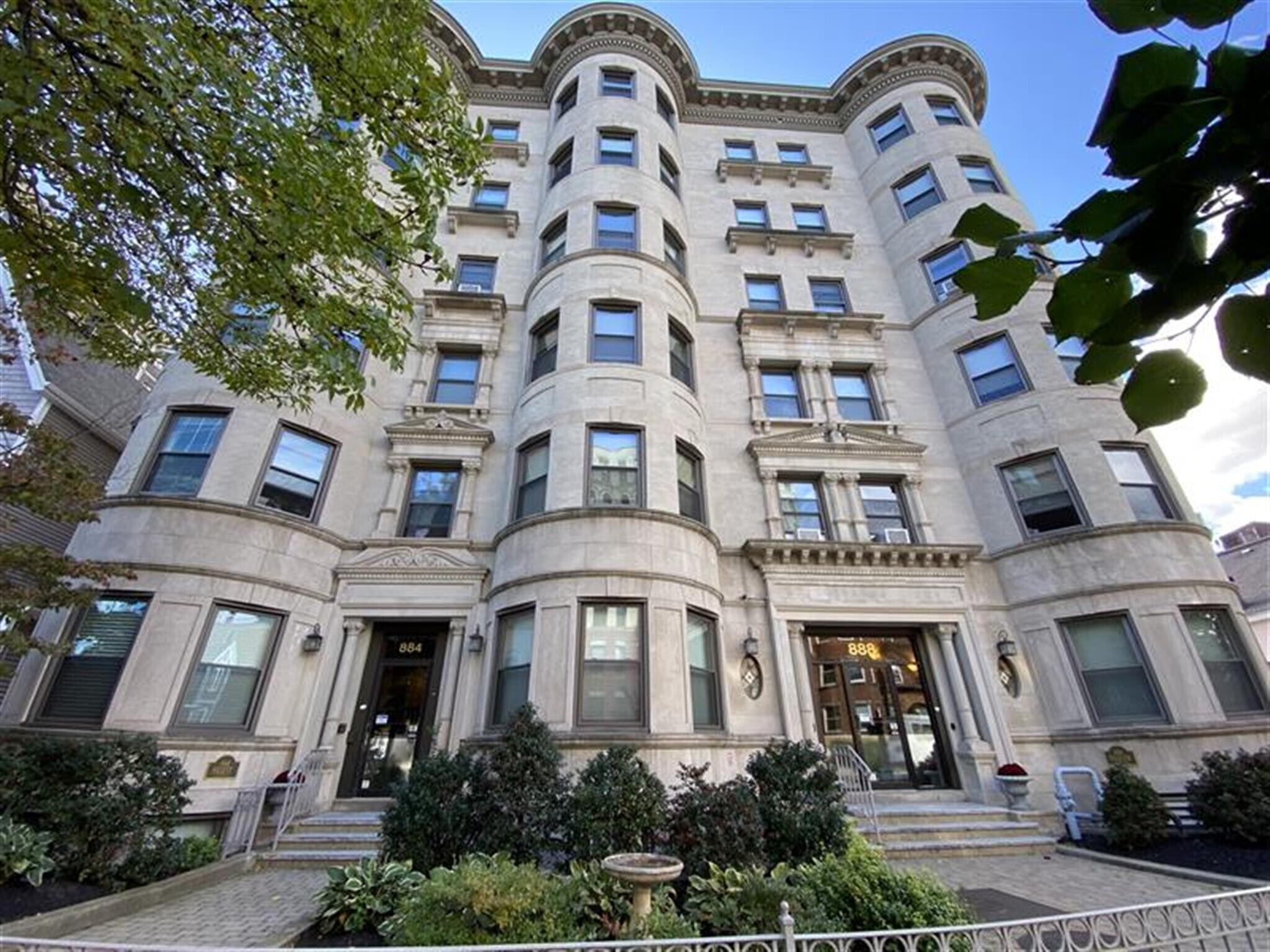 Building Photo - 910 Massachusetts Ave