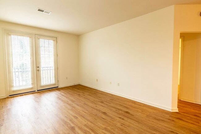 Building Photo - 710 Walker Square