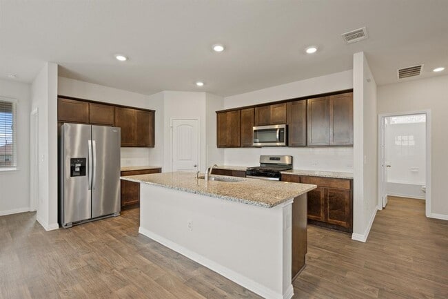 Building Photo - 409 Emerald Cv
