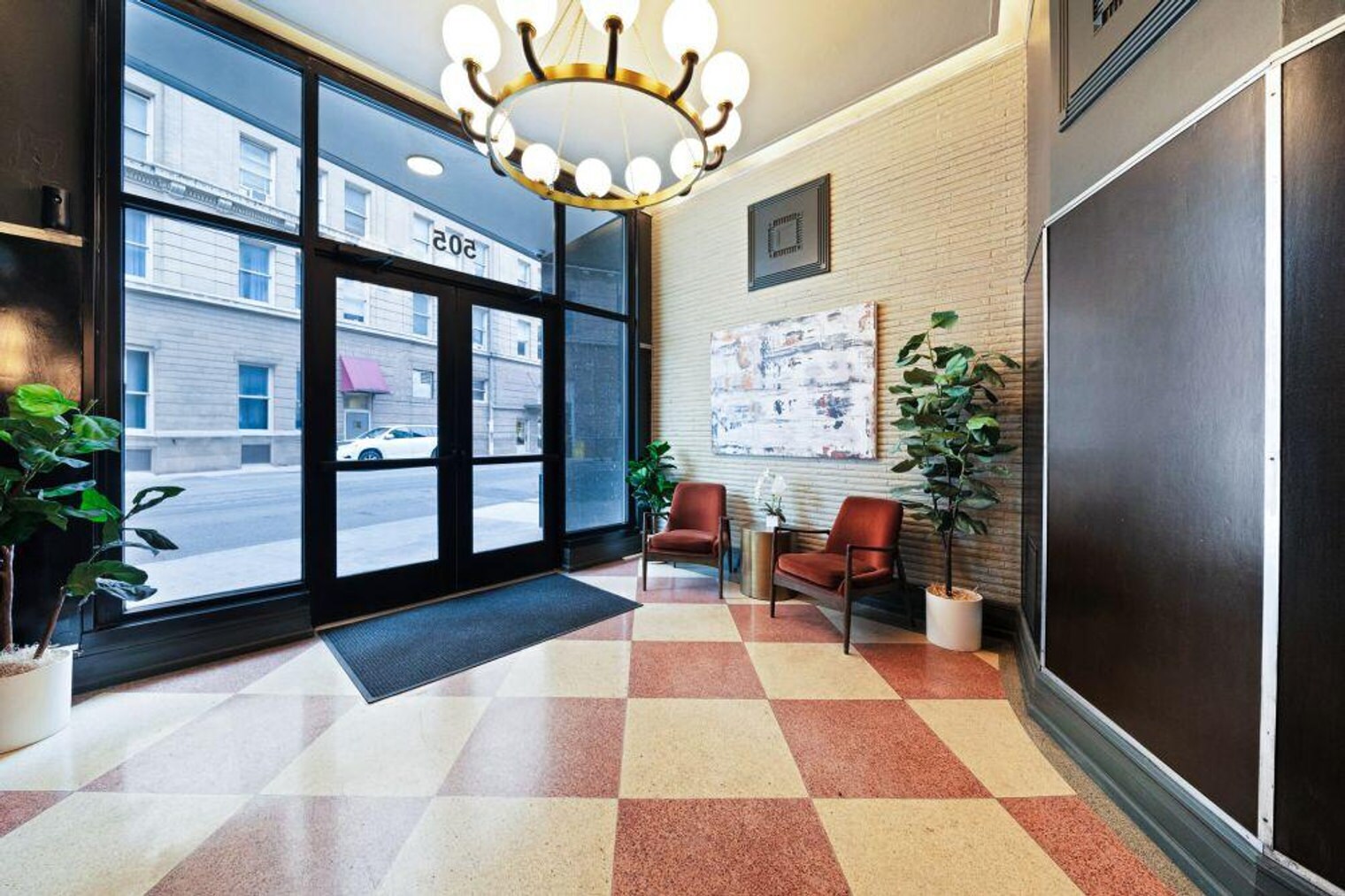 Building Photo - 505 E Travis St