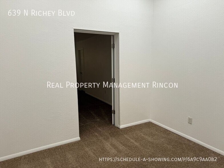 Building Photo - 639 N Richey Blvd