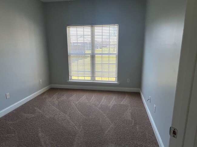 Building Photo - 104 Meadow Grove Ct