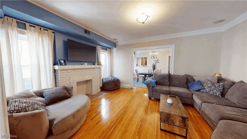 Living Room - 2725 Hampshire Rd