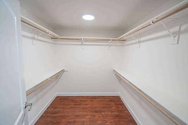 Building Photo - Spacious 3-Bedroom Condo with Underground ...