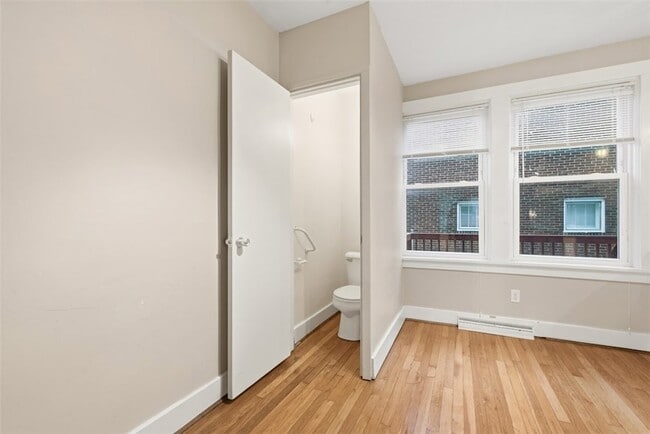 Building Photo - 436 44th St