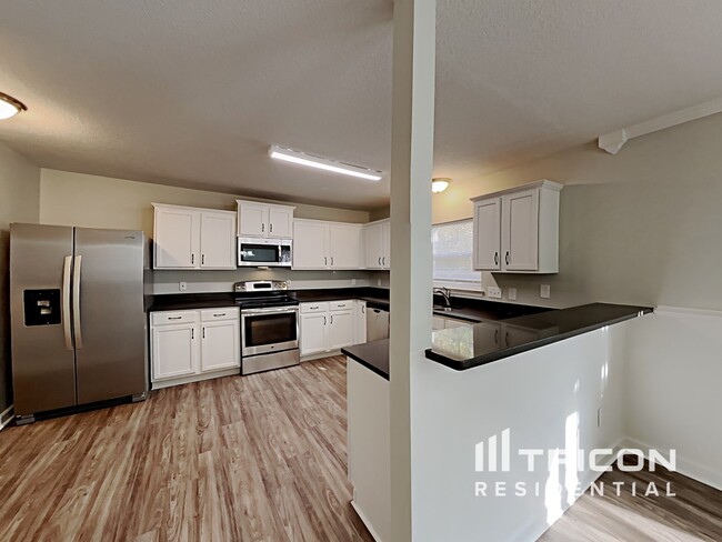Building Photo - 807 Sinclair Dr