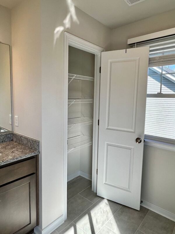 Building Photo - 8180 Lyman Ct