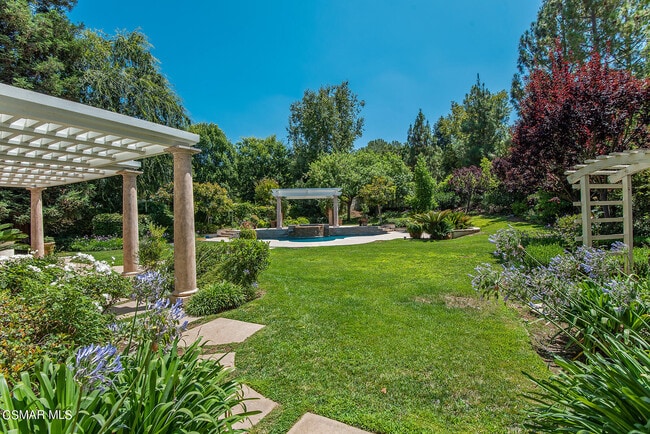 Building Photo - 31858 Saddletree Dr