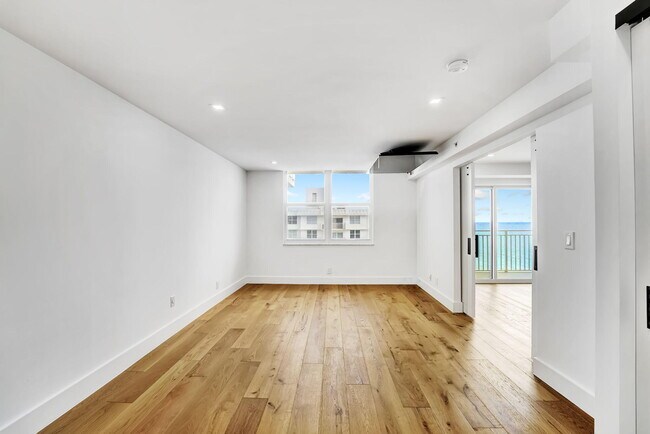 Building Photo - 4511 S Ocean Blvd