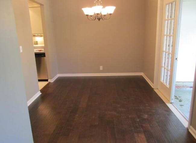 Building Photo - 5025 Hillsboro Pike