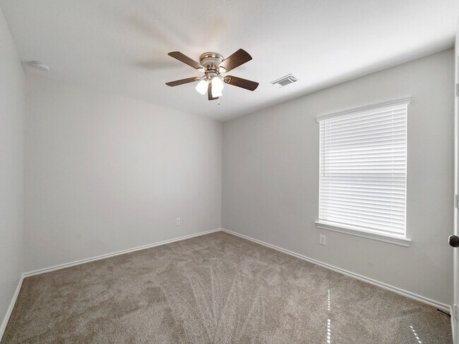 Building Photo - 3301 Clover Hill Ln