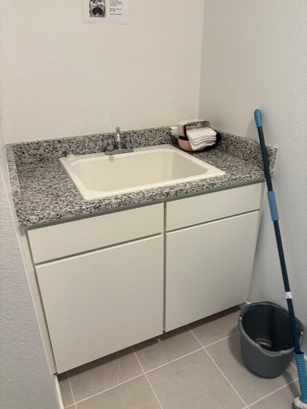 Building Photo - 928 St Andrews Ln