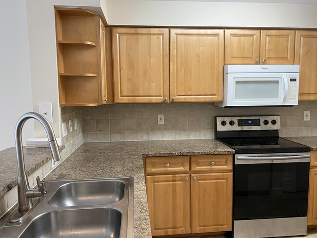 Building Photo - 2038 Alta Meadows Ln