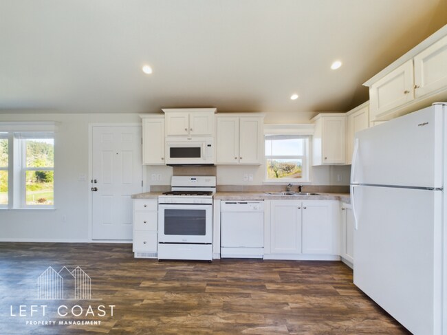 Building Photo - 2368 Salmon River Hwy