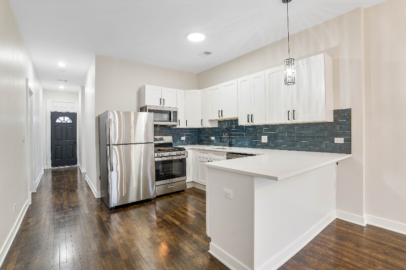 Building Photo - 1704 N Springfield Ave