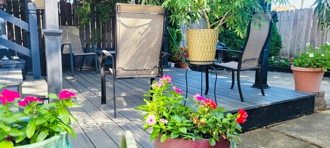 Building Photo - 4419 S Wallace St