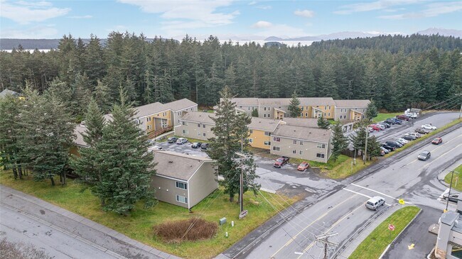 Building Photo - 2610 Mill Bay Rd