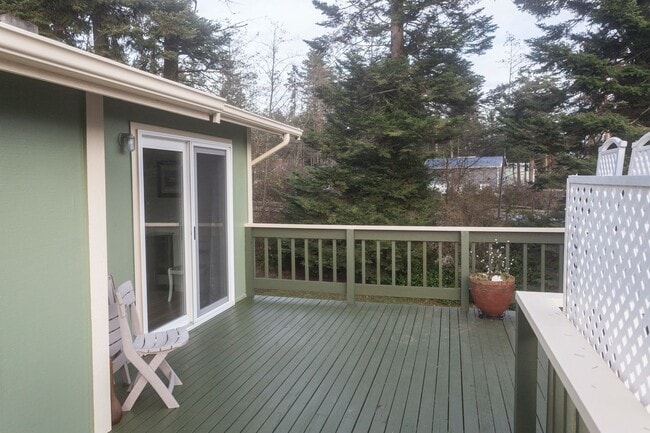 Building Photo - 1205 NW Crosby Ave