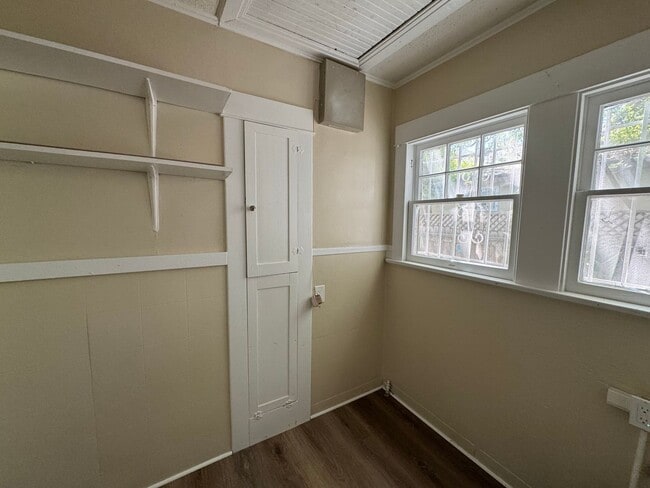 Building Photo - 4817 6th Ave