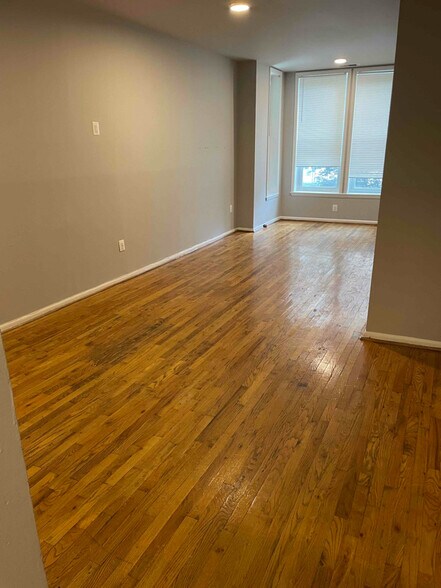 Primary Photo - 1223 Harvard St NW