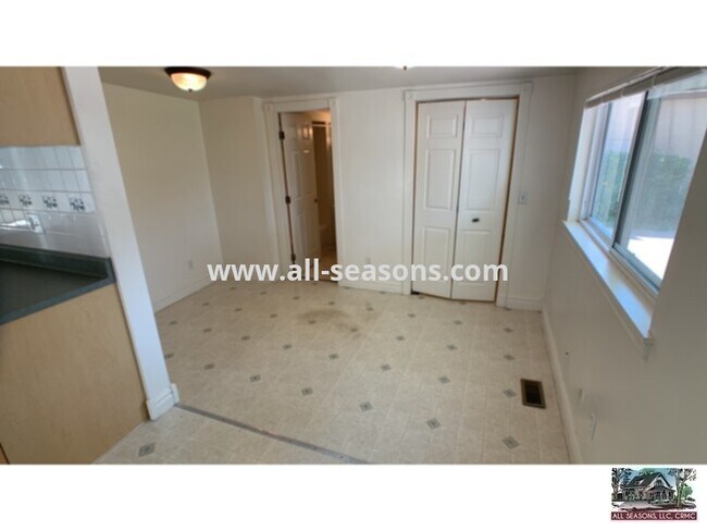 Building Photo - Downtown 1 Bedroom Home For Rent!