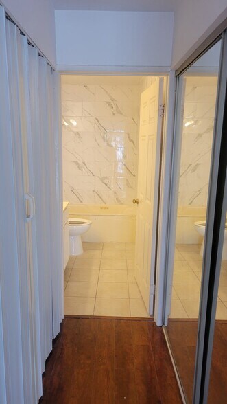 Building Photo - 10960 Ashton Ave