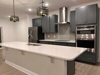 Building Photo - 1204 S Person St