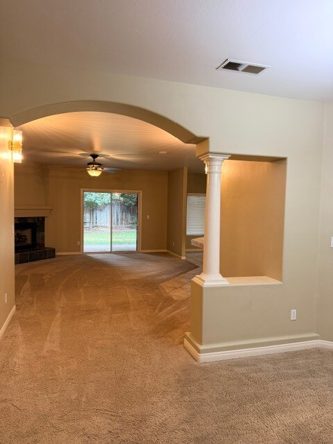Building Photo - 9908 Commodore Dr