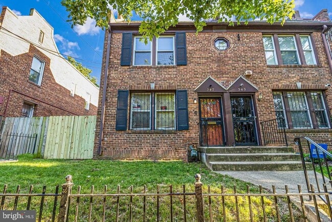 Primary Photo - 347 Parkland Pl SE