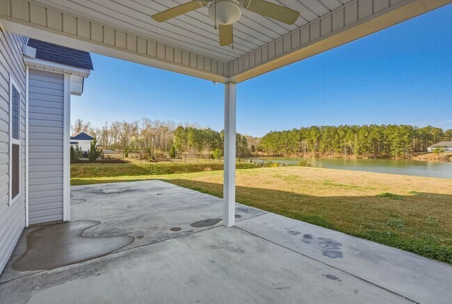 Building Photo - 5 bedroom waterfront property